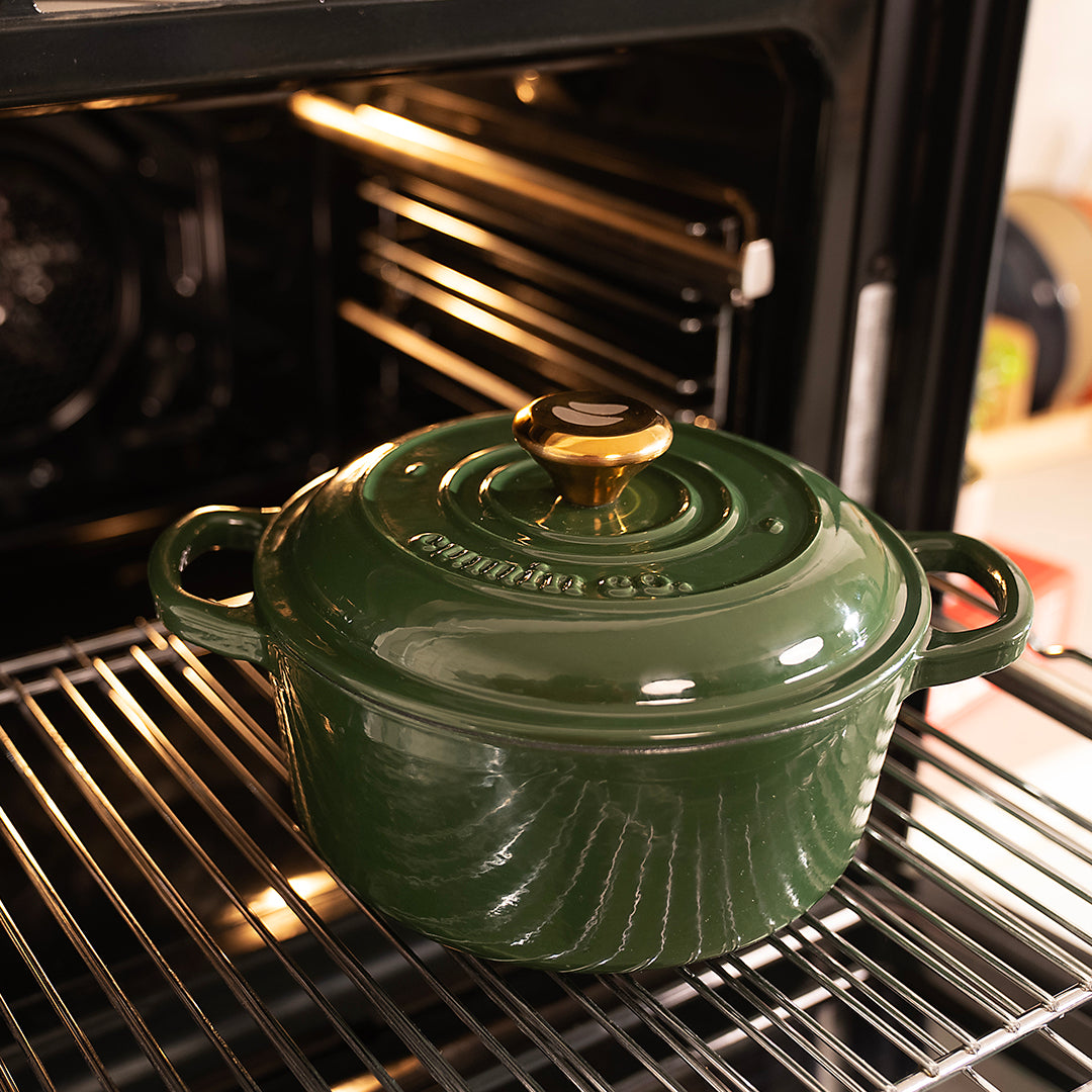 No. 8 Enamel Cast Iron Dutch Oven (2.2L)