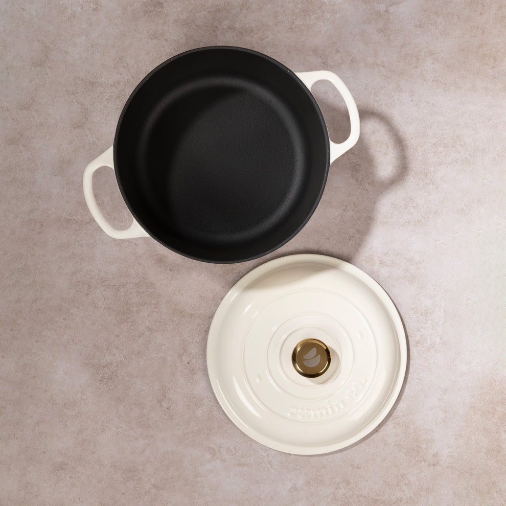 No. 9 Enamel Coated Cast Iron Dutch Oven