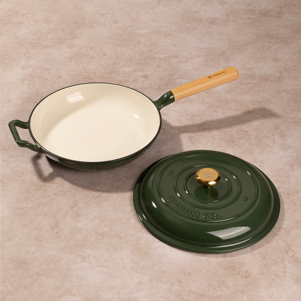 color: Moringa (Green) | material: Cast iron Lid